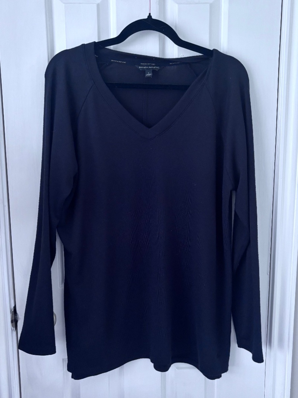 Banana Republic Lightweight V-Neck Sweater Size L